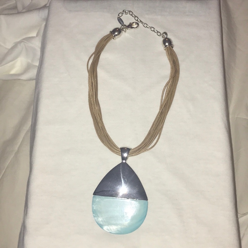 Statement necklace